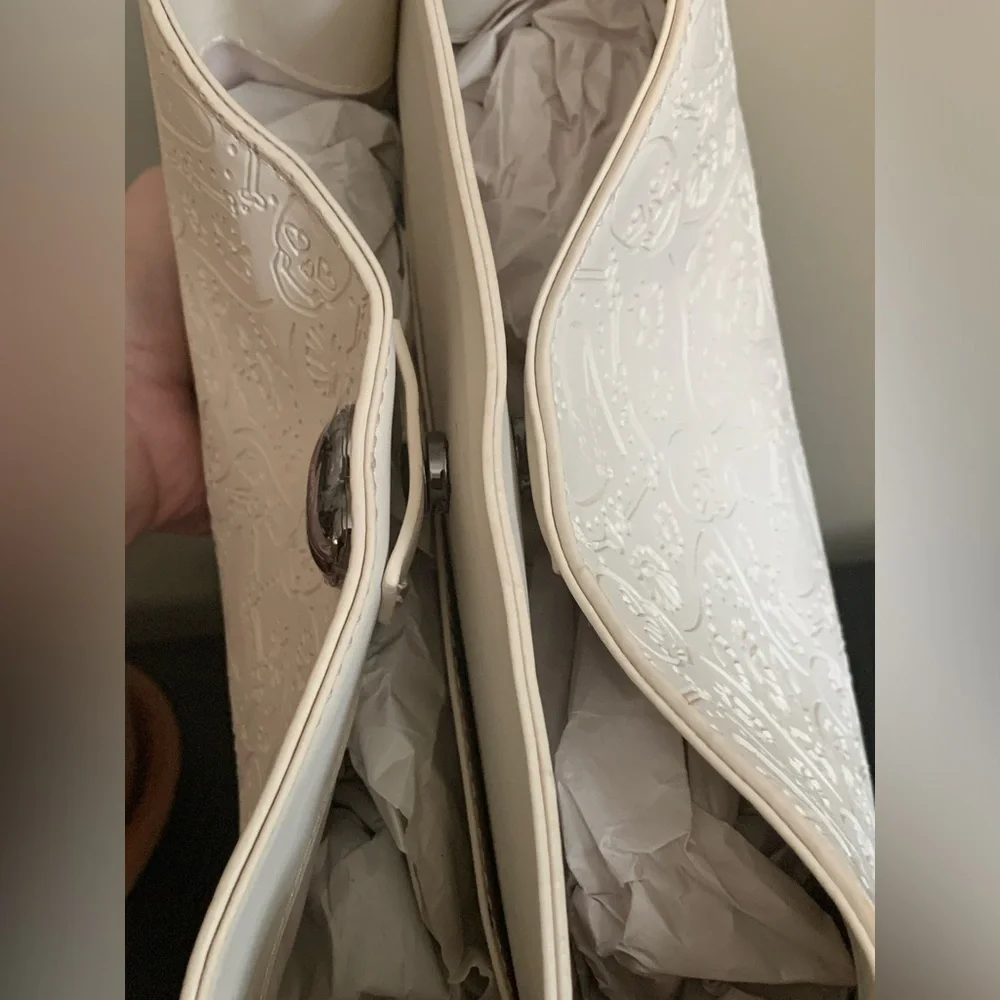 *smaller* Betsey Johnson skull embossed crossbody or satchel purse halloween - Picture 15 of 15